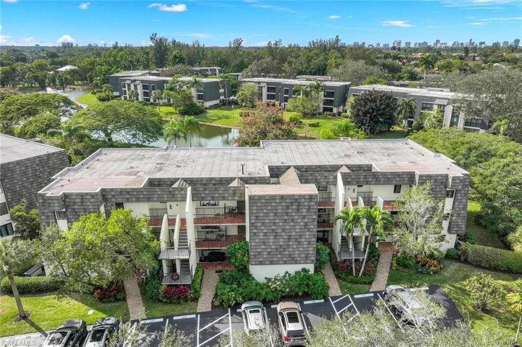 1609 Spoonbill Ln B, Naples, FL 34105-32