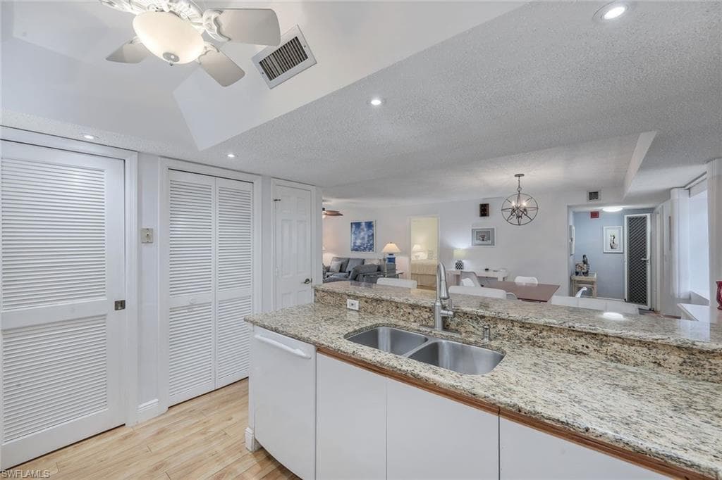 1609 Spoonbill Ln B, Naples, FL 34105-8
