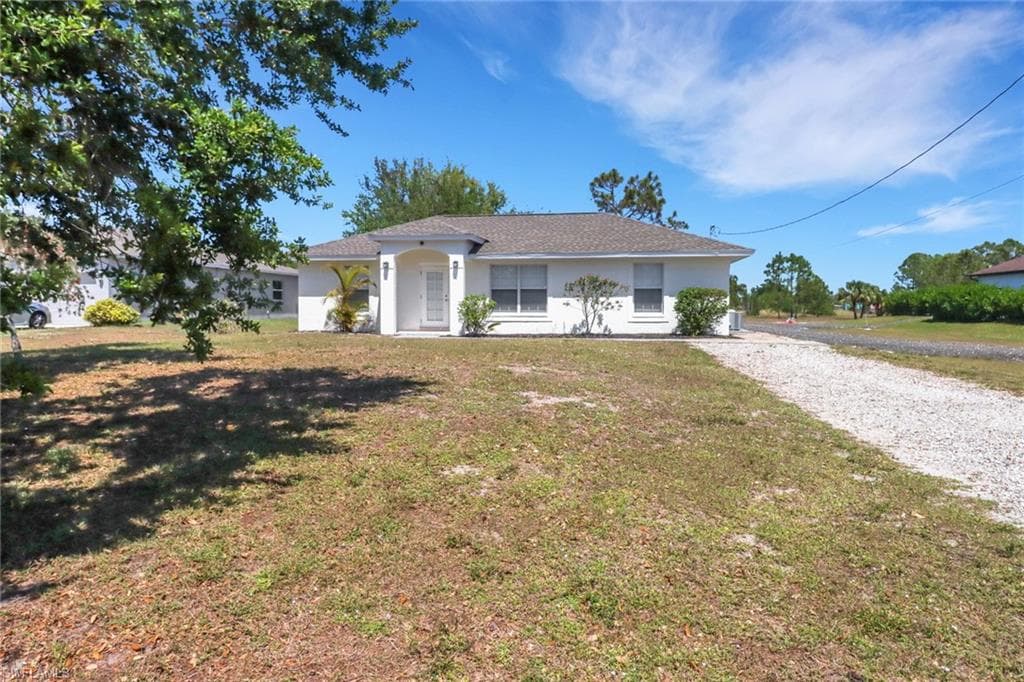 2575 39th Ave NE, Naples, FL 34120-2