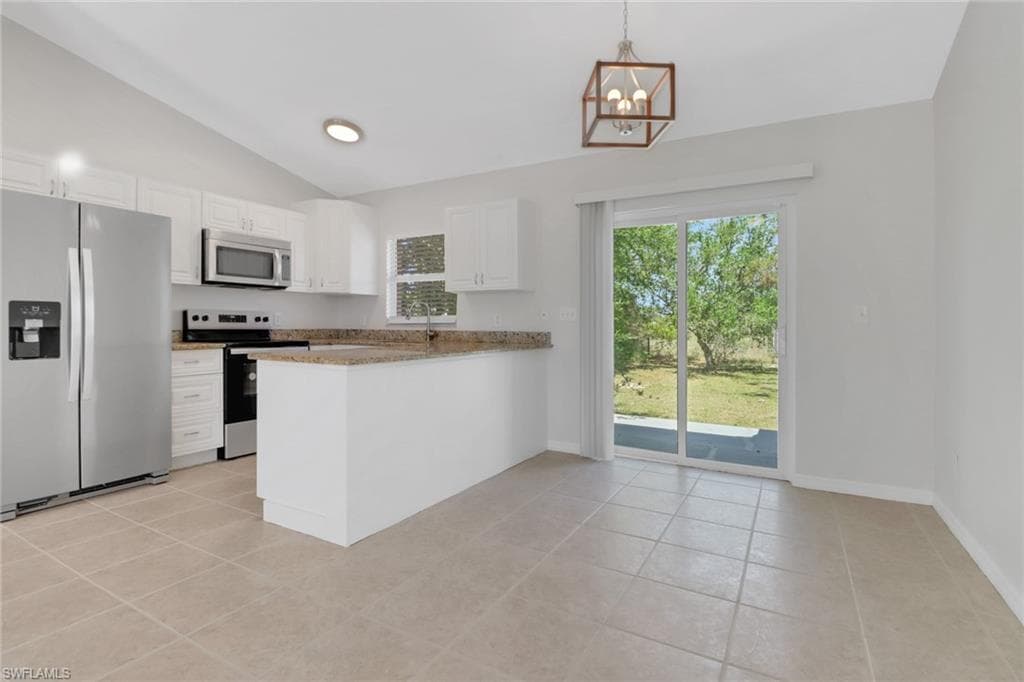 2575 39th Ave NE, Naples, FL 34120-4