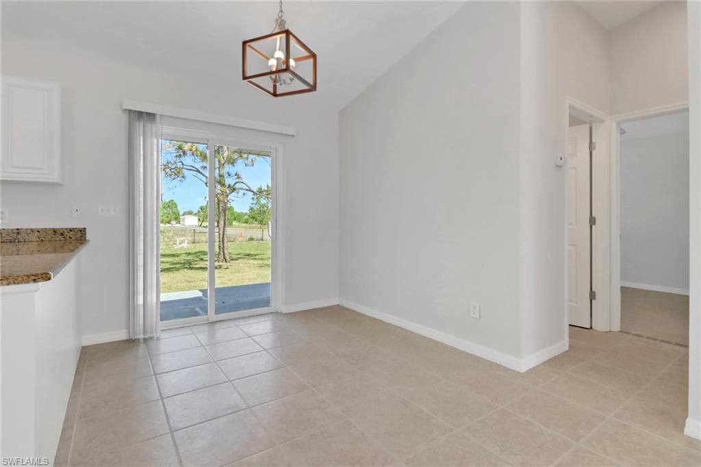 2575 39th Ave NE, Naples, FL 34120-5