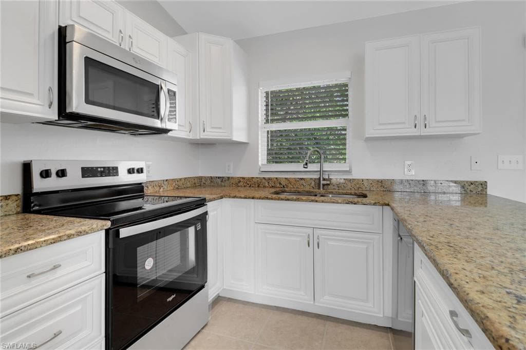 2575 39th Ave NE, Naples, FL 34120-6