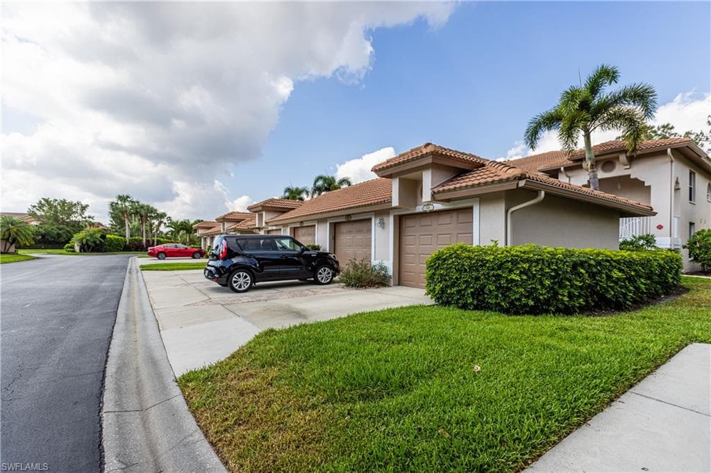 8055 Tiger Cv 608, Naples, FL 34113-2