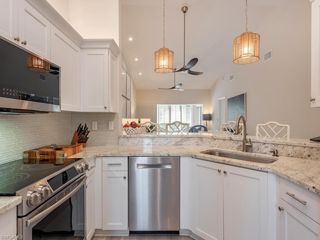 823 Tanbark Dr 204, Naples, FL 34108-10