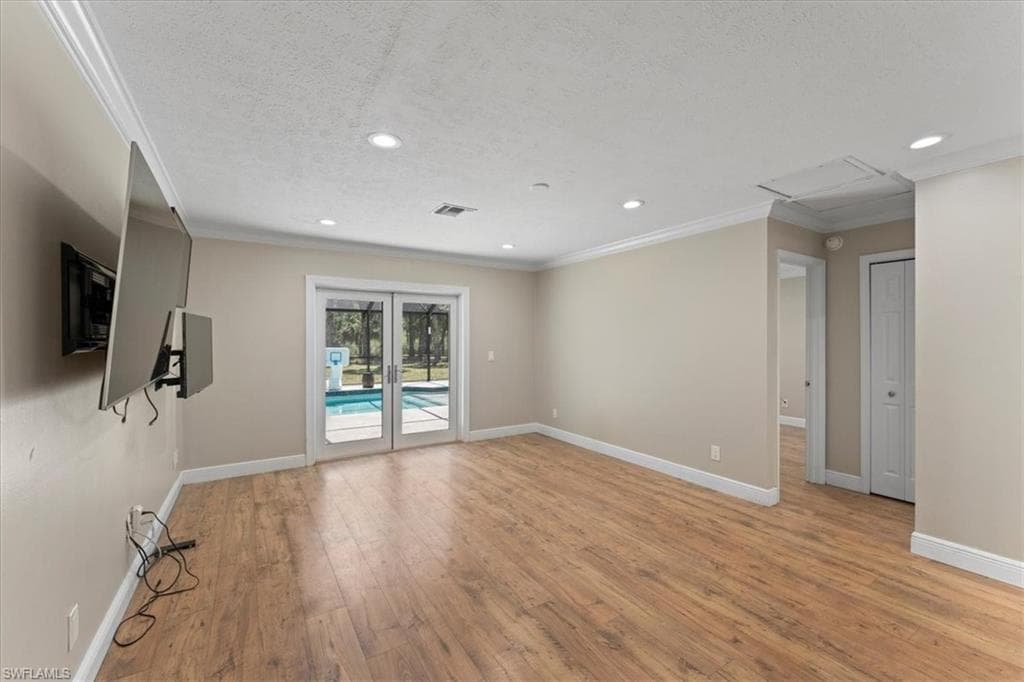 2820 White Blvd, Naples, FL 34117-8