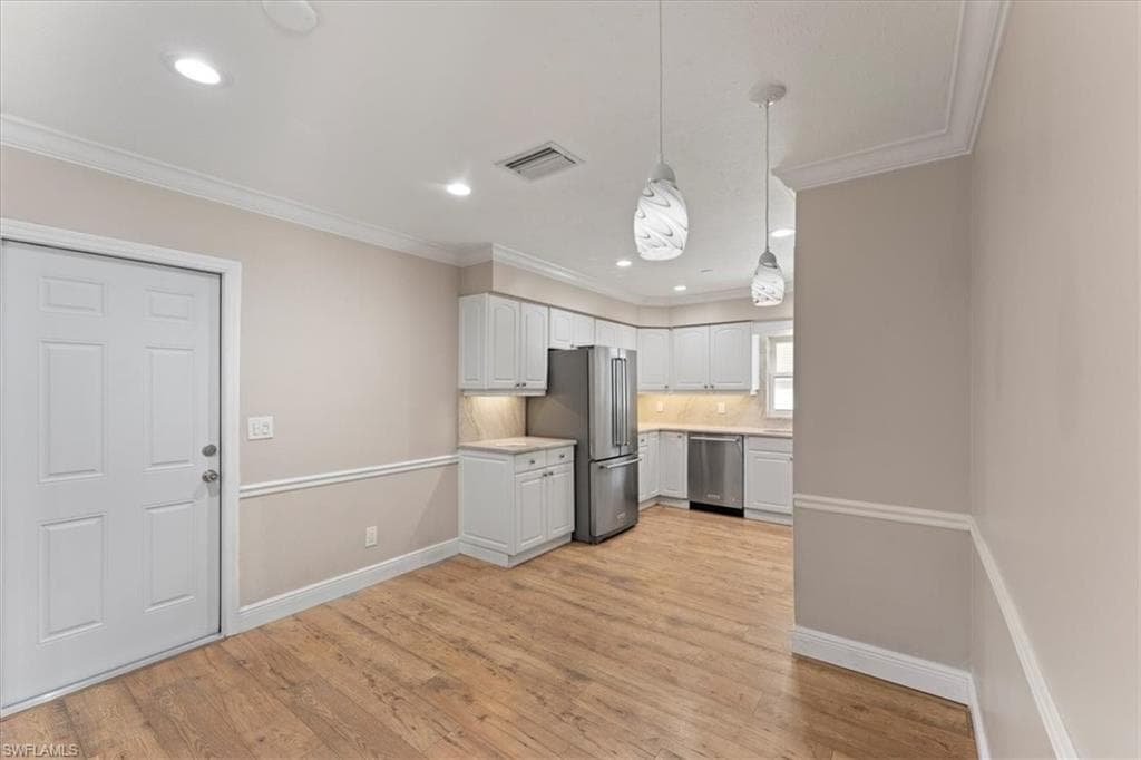 2820 White Blvd, Naples, FL 34117-11