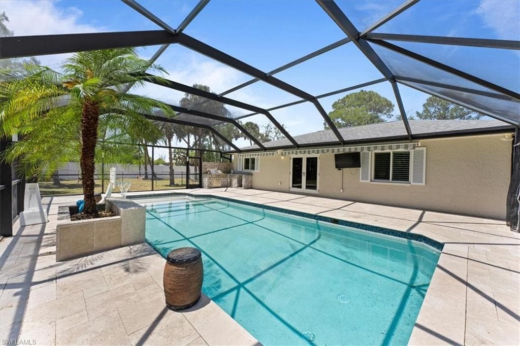 2820 White Blvd, Naples, FL 34117-20