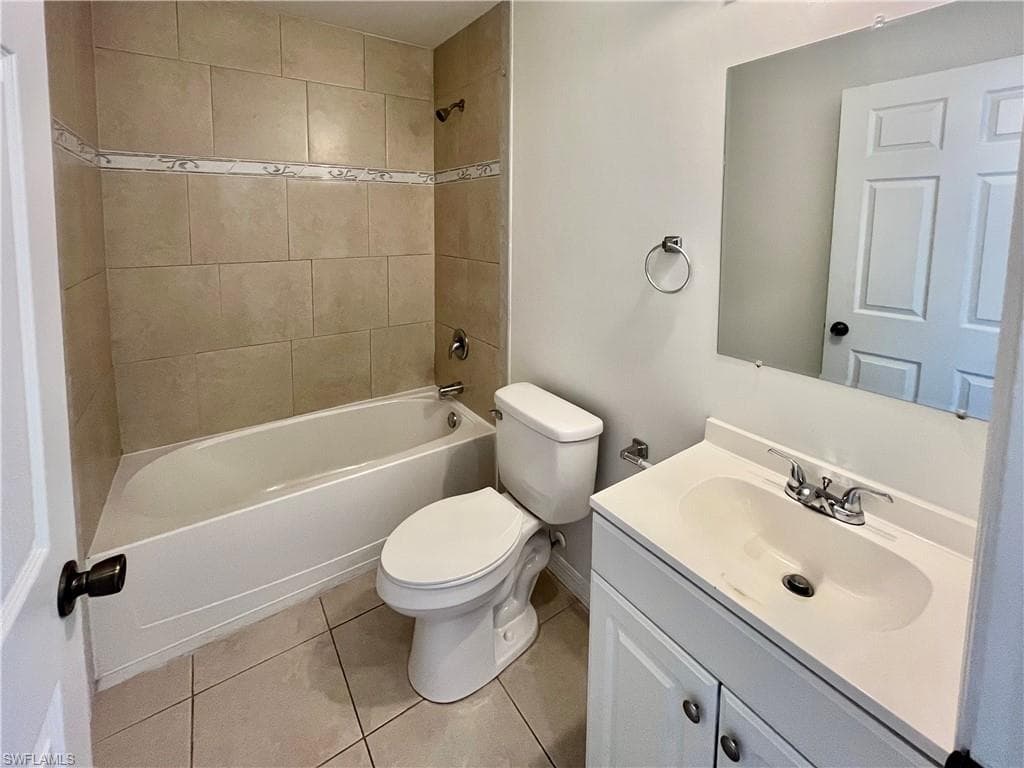 141/143 Santa Barbara Blvd, Cape Coral, FL 33991-15