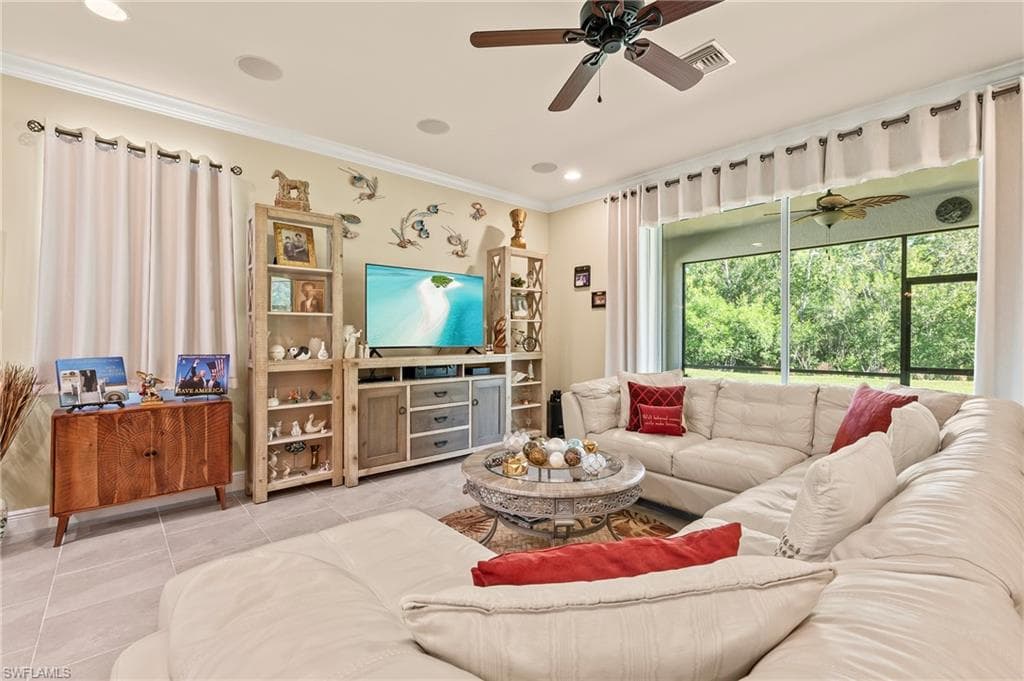 3865 Helmsman Dr, Naples, FL 34120-16