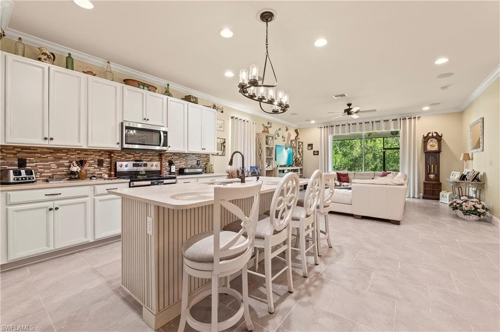 3865 Helmsman Dr, Naples, FL 34120-25