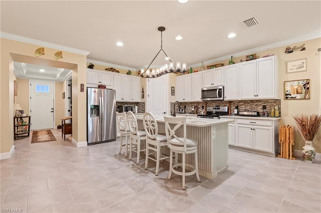 3865 Helmsman Dr, Naples, FL 34120-3