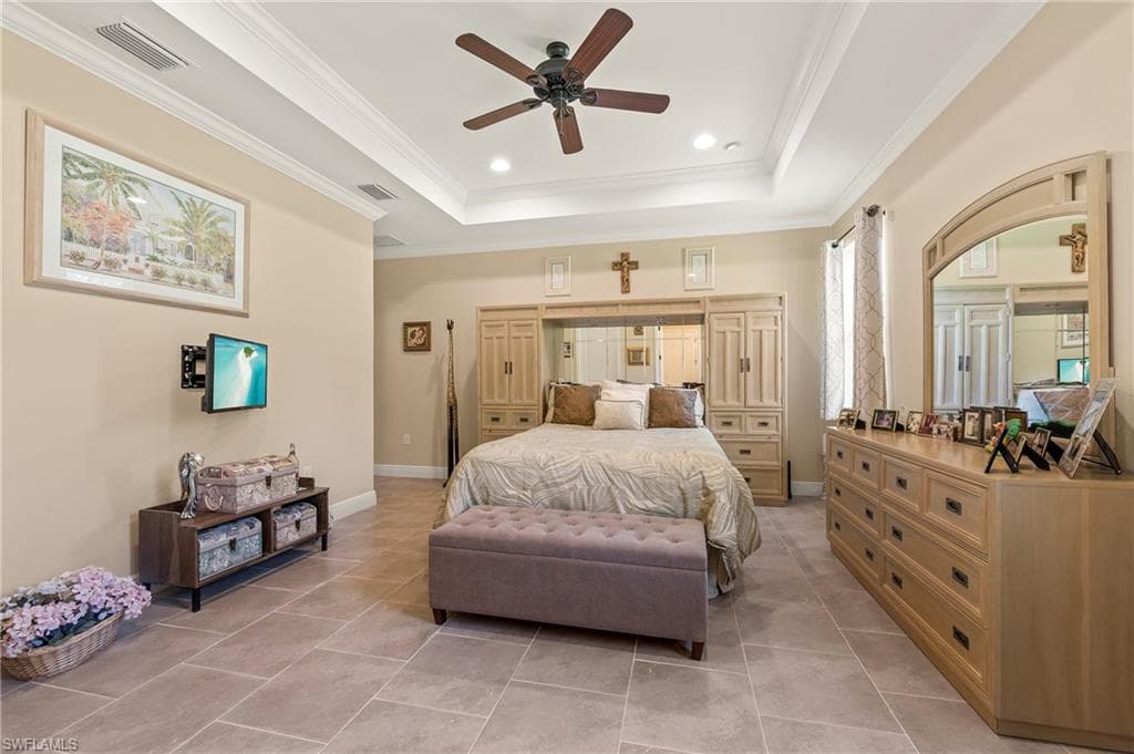 3865 Helmsman Dr, Naples, FL 34120-6