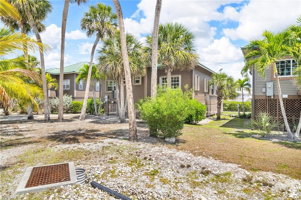 305 Storter Ave N 5, Everglades City, FL 34139-33