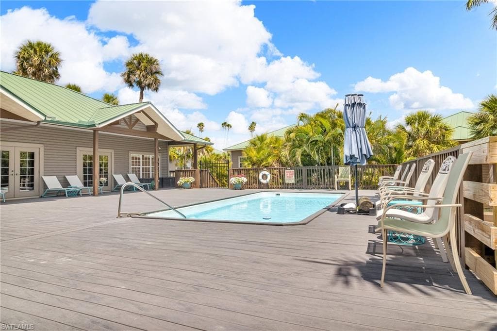 305 Storter Ave N 5, Everglades City, FL 34139-38