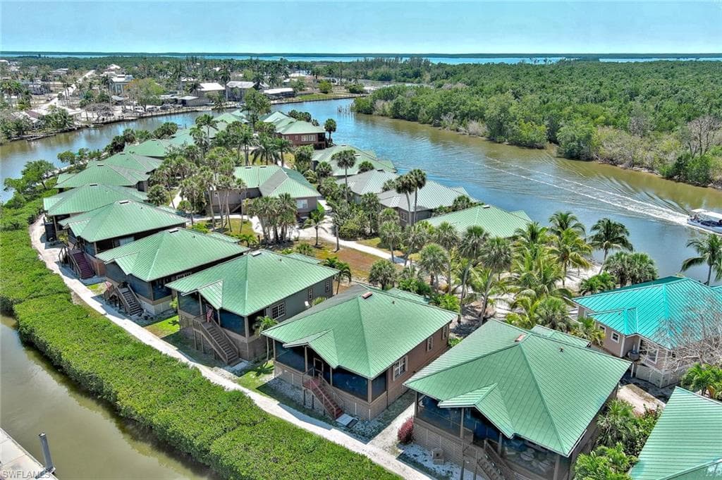 305 Storter Ave N 5, Everglades City, FL 34139-3