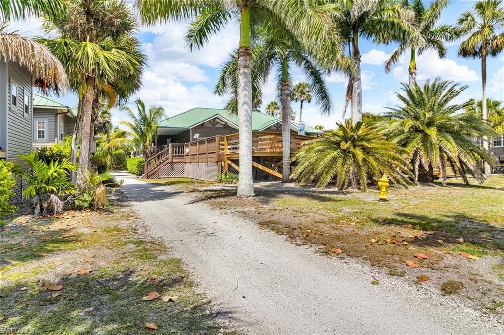 305 Storter Ave N 5, Everglades City, FL 34139-43