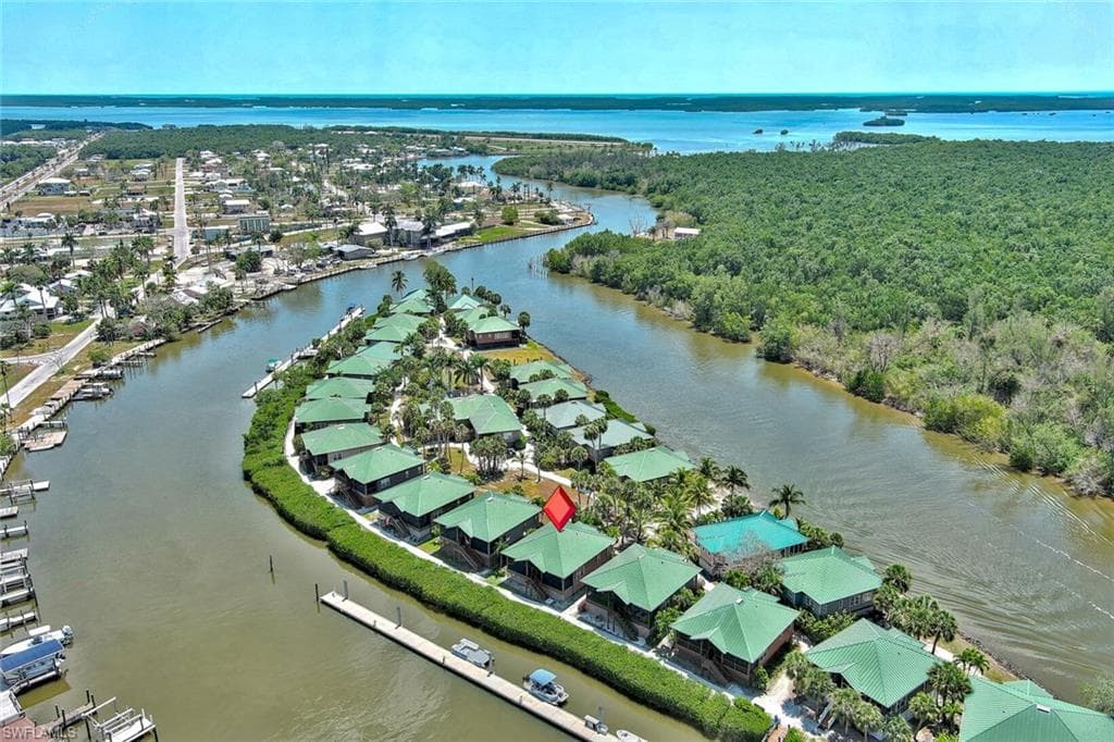 305 Storter Ave N 5, Everglades City, FL 34139-47