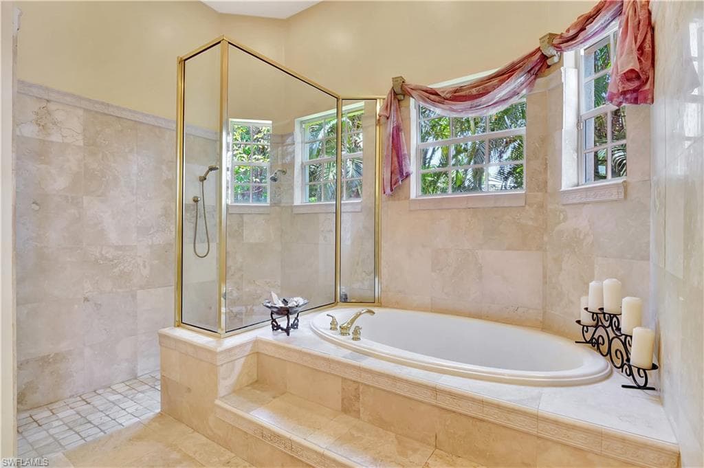 2363 Crayton Rd, Naples, FL 34103-11