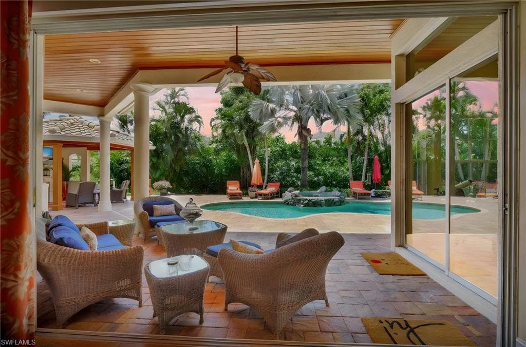 2363 Crayton Rd, Naples, FL 34103-14