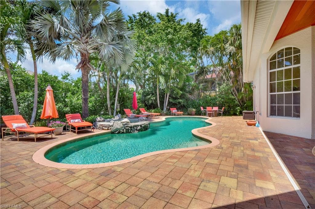 2363 Crayton Rd, Naples, FL 34103-15