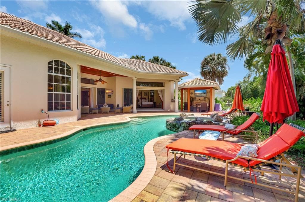 2363 Crayton Rd, Naples, FL 34103-18