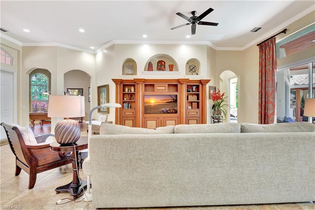 2363 Crayton Rd, Naples, FL 34103-3