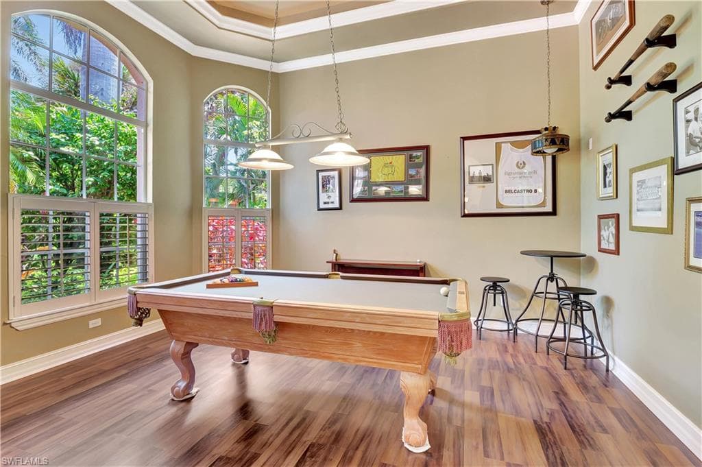 2363 Crayton Rd, Naples, FL 34103-4