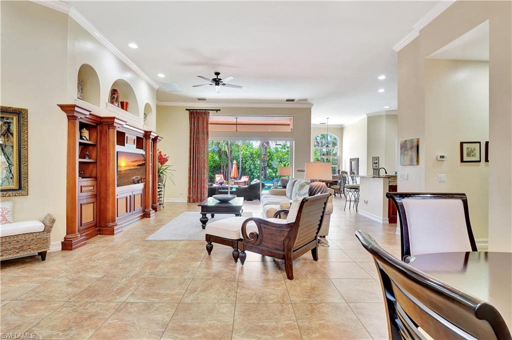 2363 Crayton Rd, Naples, FL 34103-5