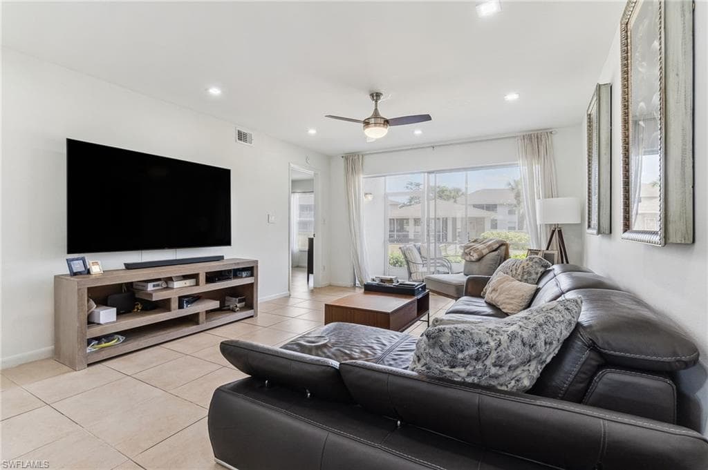 1350 Churchill Cir L102, Naples, FL 34116-8