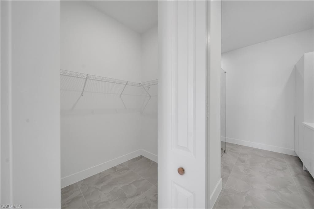 2909 6th Ave, Cape Coral, FL 33993-27