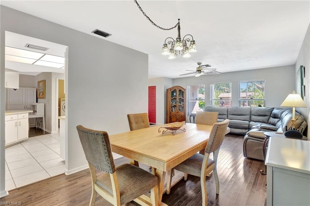 4384 Parrot Ave, Naples, FL 34104-9