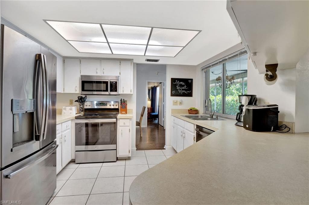 4384 Parrot Ave, Naples, FL 34104-12