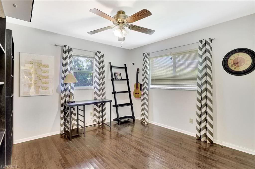 4384 Parrot Ave, Naples, FL 34104-20
