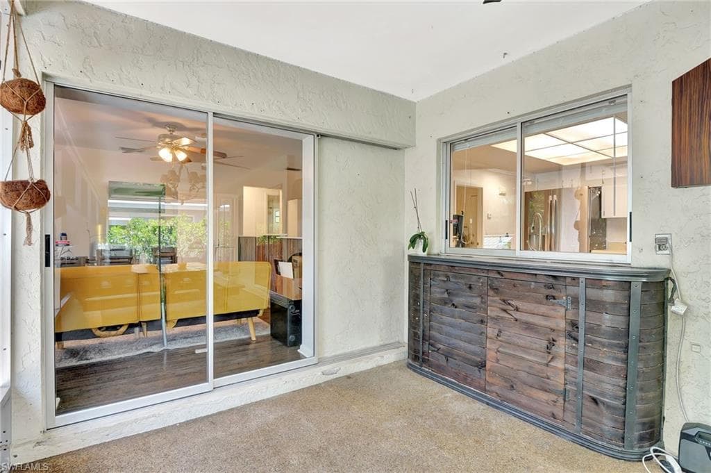4384 Parrot Ave, Naples, FL 34104-29