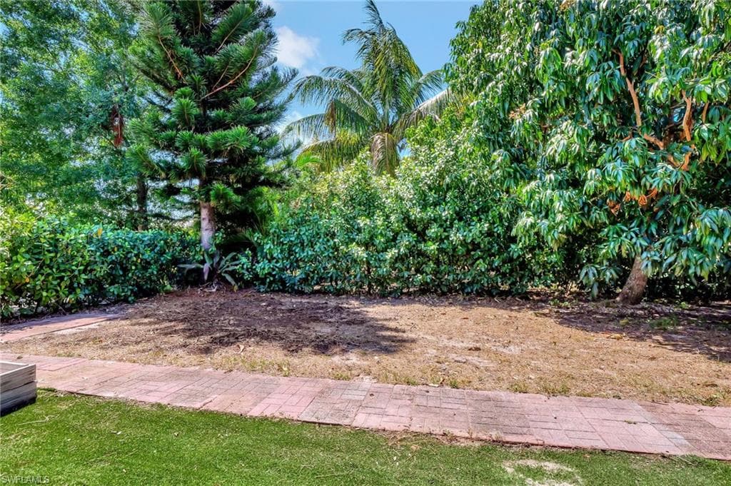 4384 Parrot Ave, Naples, FL 34104-36