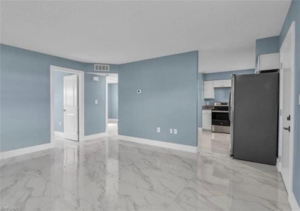 3325 Airport Rd N T1, Naples, FL 34105-9