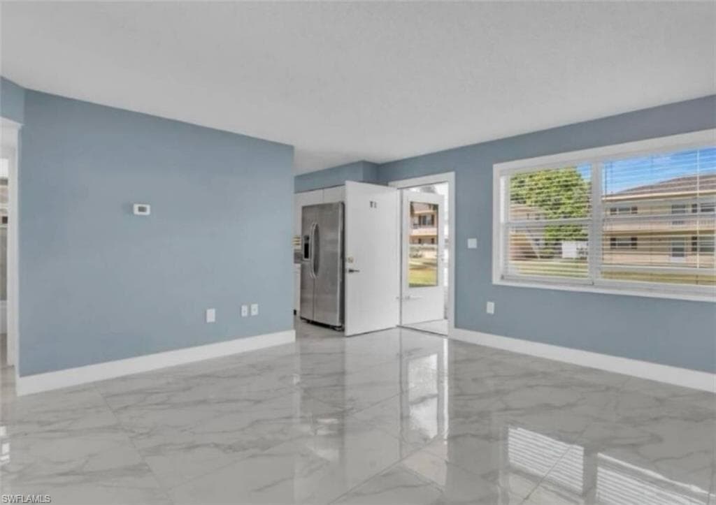 3325 Airport Rd N T1, Naples, FL 34105-10