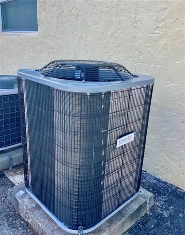 3325 Airport Rd N T1, Naples, FL 34105-11