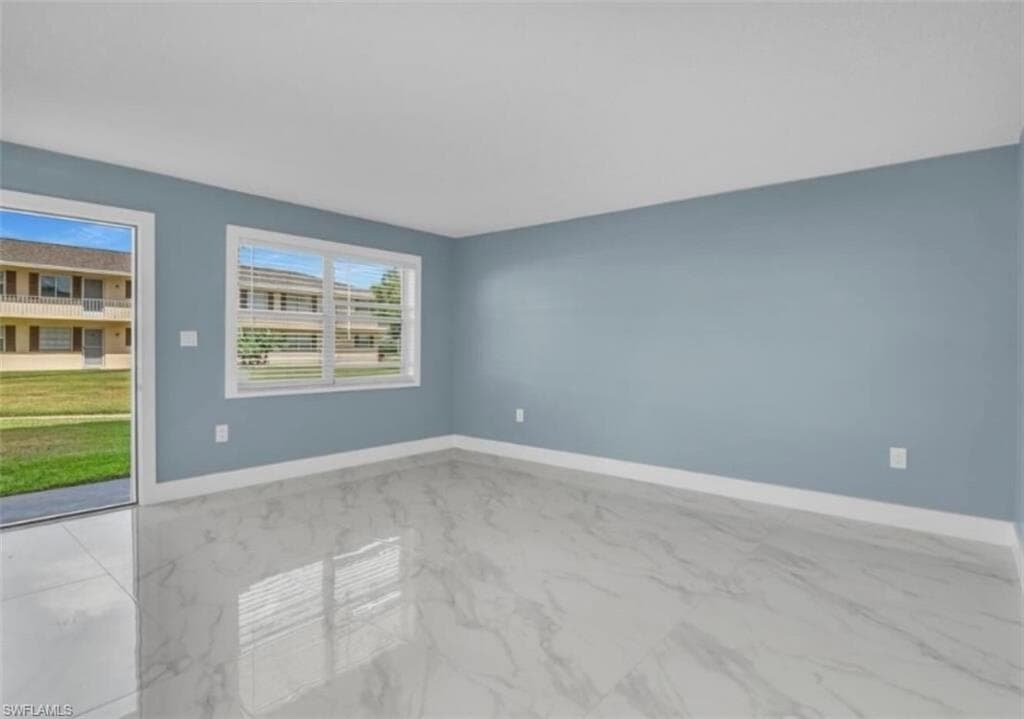 3325 Airport Rd N T1, Naples, FL 34105-4