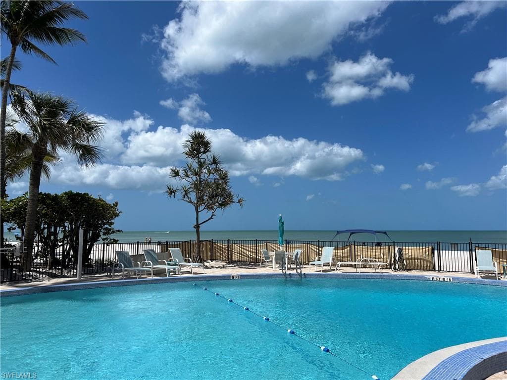 3399 Gulf Shore Blvd N 605, Naples, FL 34103-6