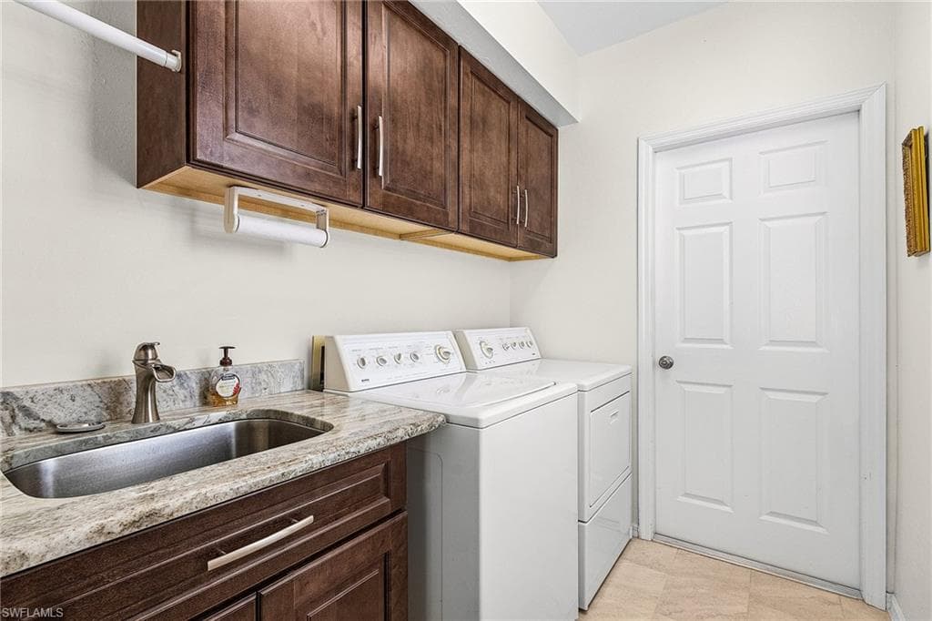 8066 Glen Abbey Cir, Fort Myers, FL 33912-18