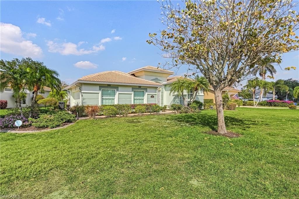 8066 Glen Abbey Cir, Fort Myers, FL 33912-27