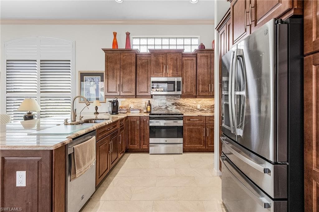 8066 Glen Abbey Cir, Fort Myers, FL 33912-6
