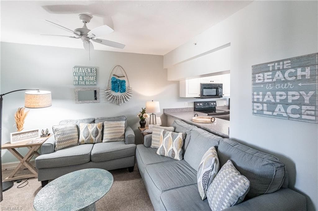 40 Seagate Dr 202a, Naples, FL 34103-26