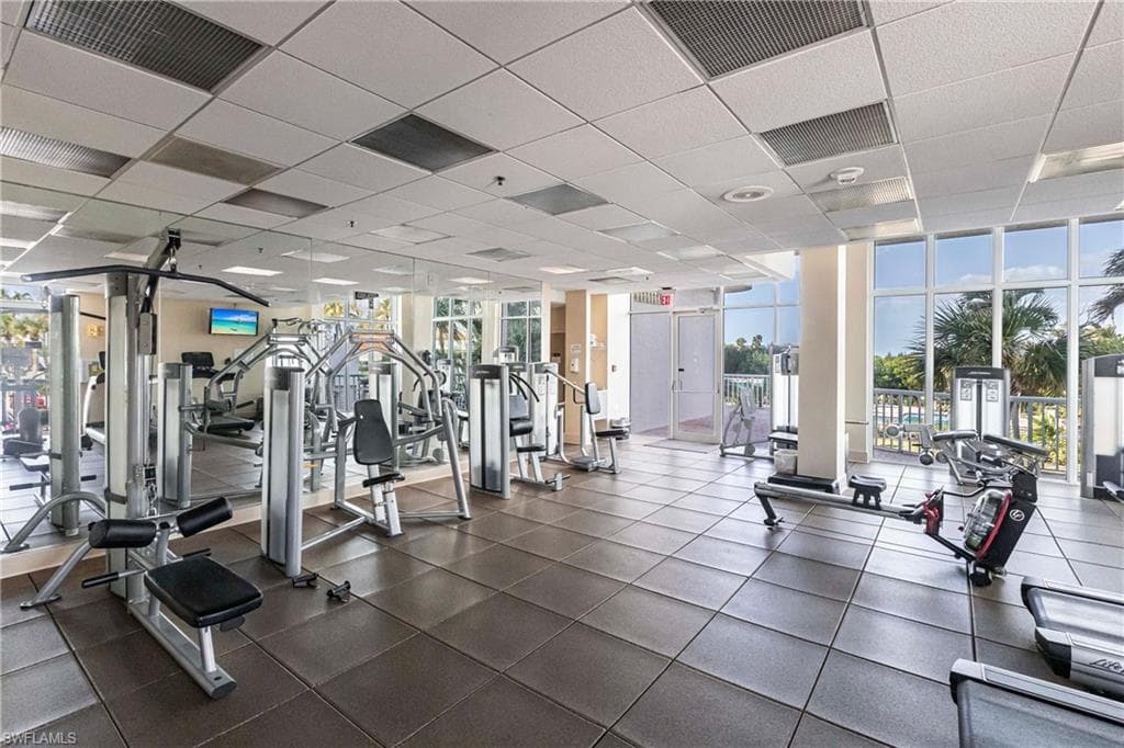 40 Seagate Dr 202a, Naples, FL 34103-46