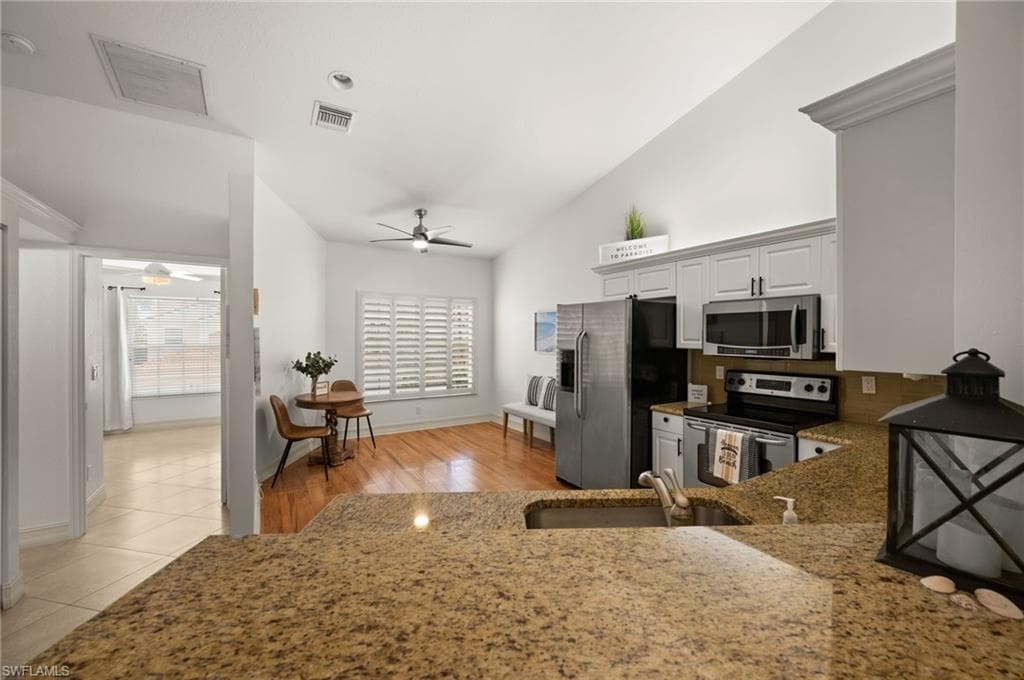 8370 Excalibur Cir J4, Naples, FL 34108-11