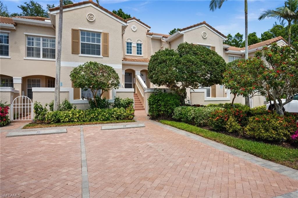 8370 Excalibur Cir J4, Naples, FL 34108-1