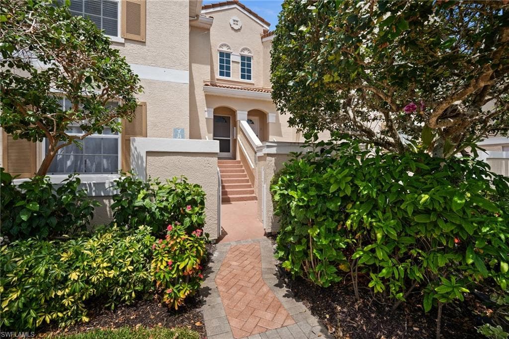 8370 Excalibur Cir J4, Naples, FL 34108-3
