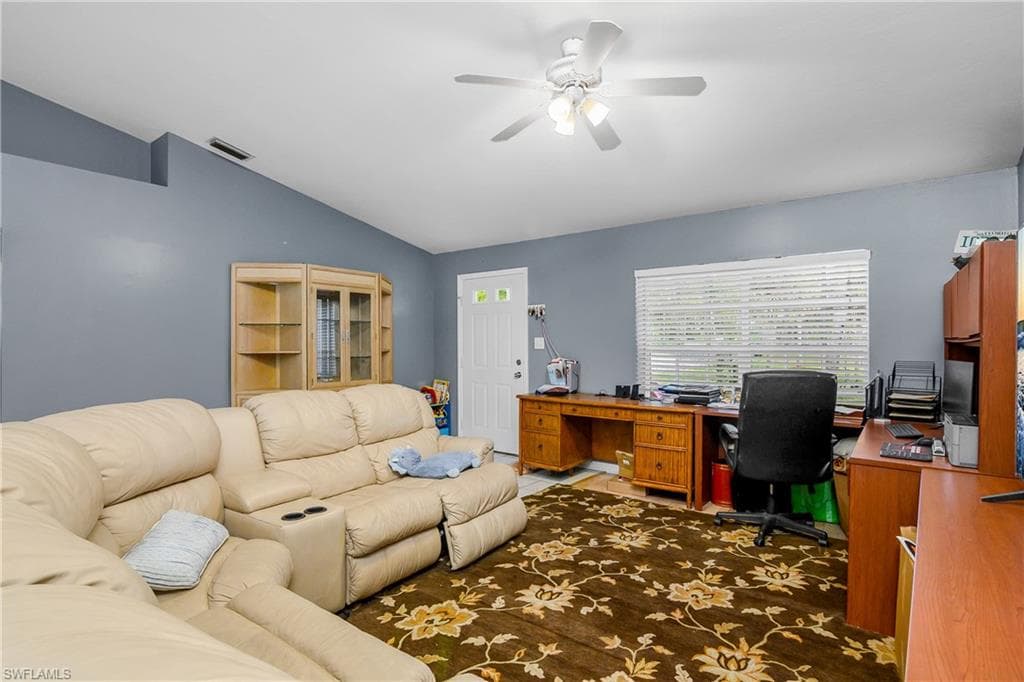 1090 24th Ave NE, Naples, FL 34120-9