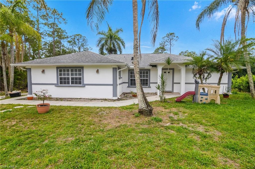 1090 24th Ave NE, Naples, FL 34120-1